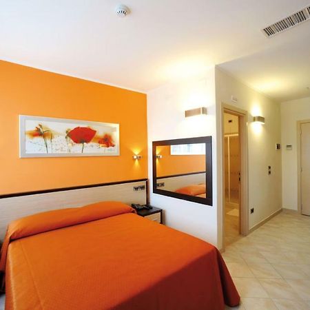 רוקה סן ג'ובאני Hotel Cristina מראה חיצוני תמונה